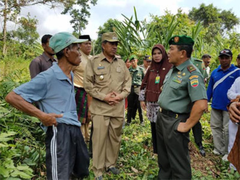 Danrem 031/Wirabima Tinjau Lokasi Cetak Sawah Di Desa Buatan I Sebatang Siak