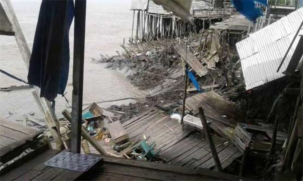 Kuala Enok Longsor Lagi! 3 unit Rumah Rusak Parah 