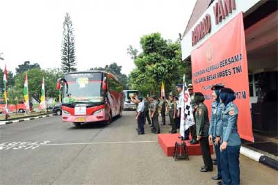 Mabes TNI Berangkatkan 662 Prajurit dan PNS TNI Mudik Gratis