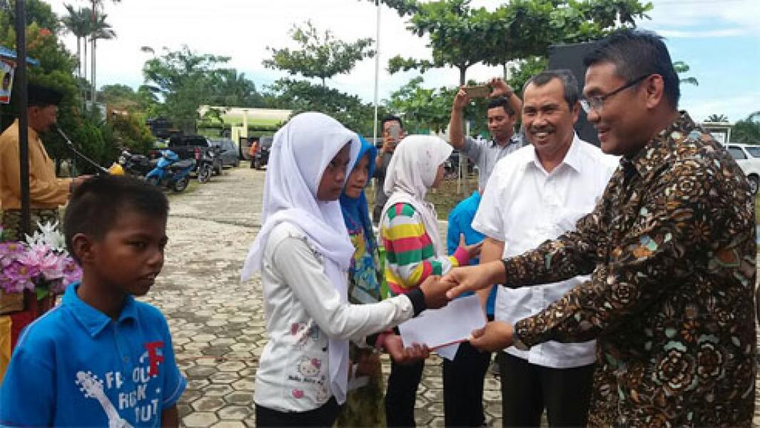 PT BSP Santuni 180 Anak Yatim dan Kaum Duafa di Kecamatan Minas
