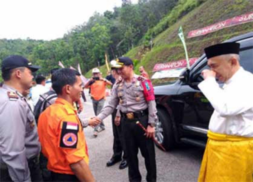 Pantau Arus Mudik, Kapolda dan Gubri Cek Kesiapan Pos Pam di Perbatasan Riau-Sumbar