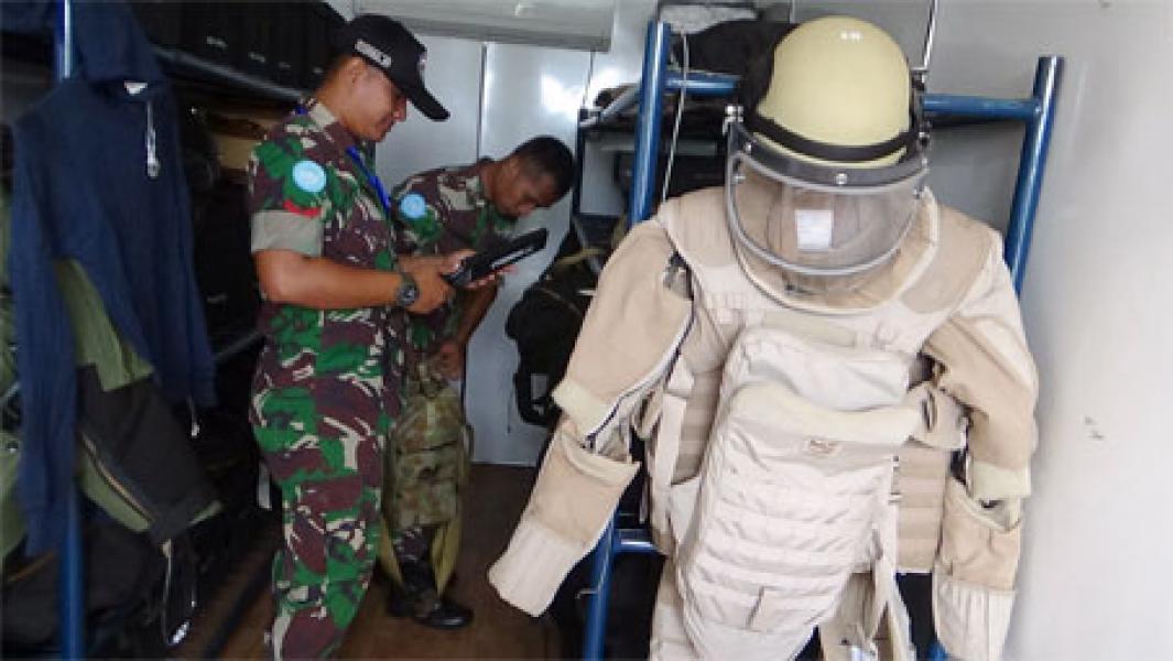 Pasukan Garuda Laksanakan Pengecekan Material Jihandak di Afrika