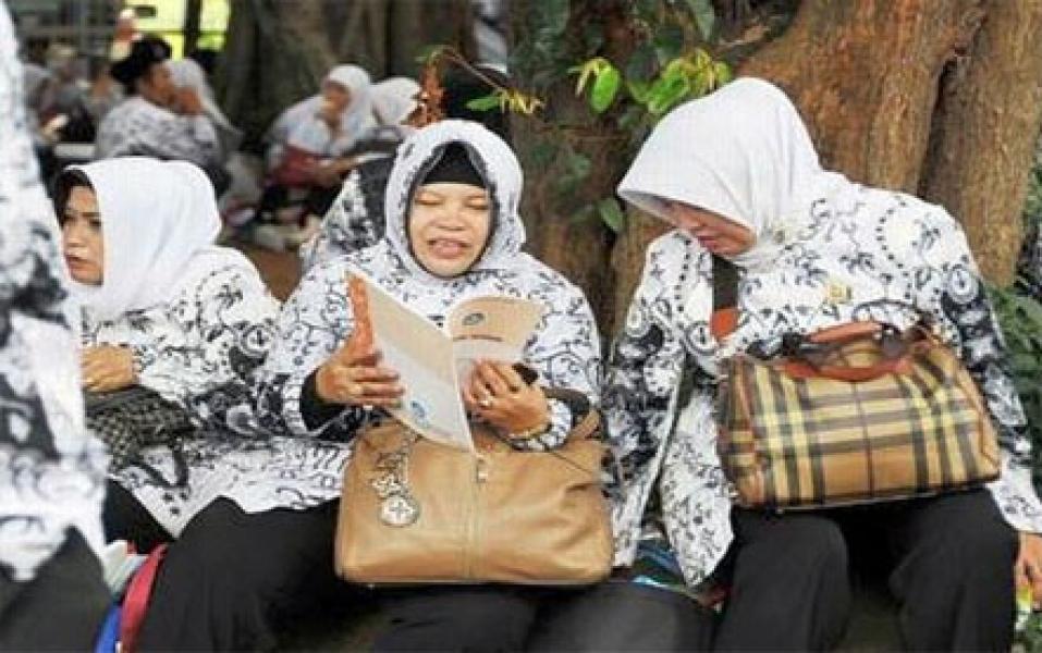 Sebanyak 1.989 Guru Honorer Akan Diangkat ASN