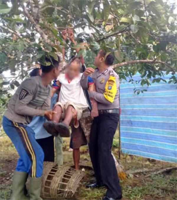 Warga Inhil Ini Akhiri Hidupnya Di Pohon Melinjo 