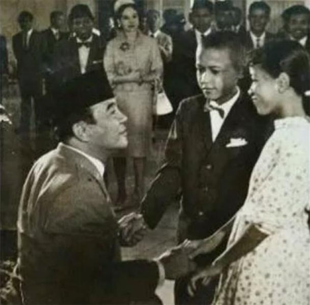 Wow, Ternyata Obama Pernah Bertemu dengan Soekarno