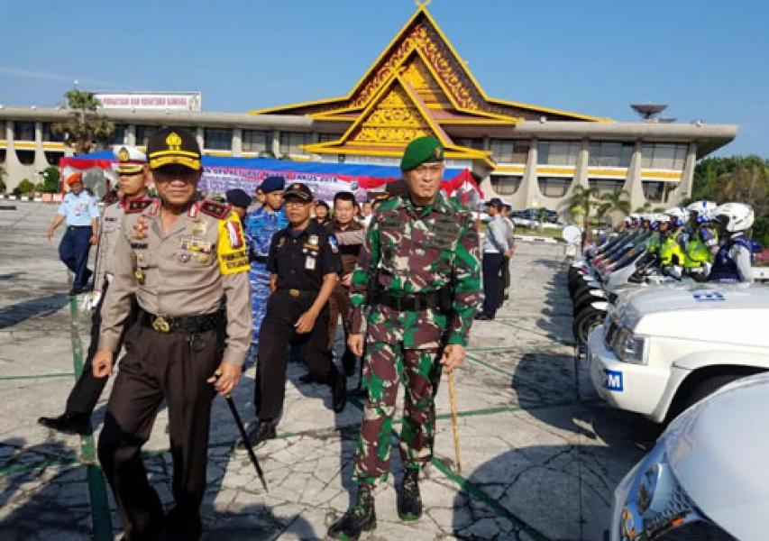 Danrem 031/WB Bersama Kapolda Riau Pimpin Apel Gelar Pasukan Operasi Ketupat Muara Takus 2018