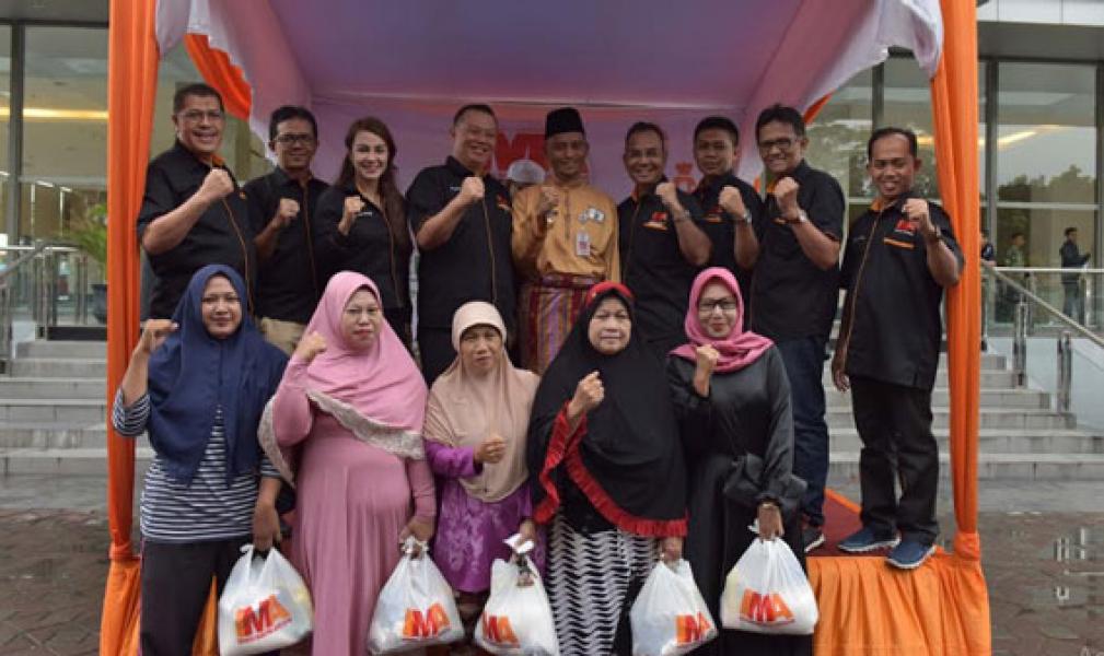 IMA Chapter Pekanbaru Bagikan 1000 Paket Sembako Untuk Warga Sekitarnya