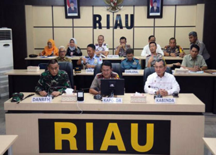 Kapolda-Forkopinda Riau Saksikan Video conference Kapolri dan Menteri Terkait 