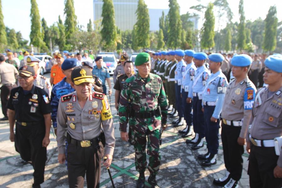 Kapolda Riau Pimpin Apel Gelar Pasukan Operasi Ketupat Muaratakus 2018