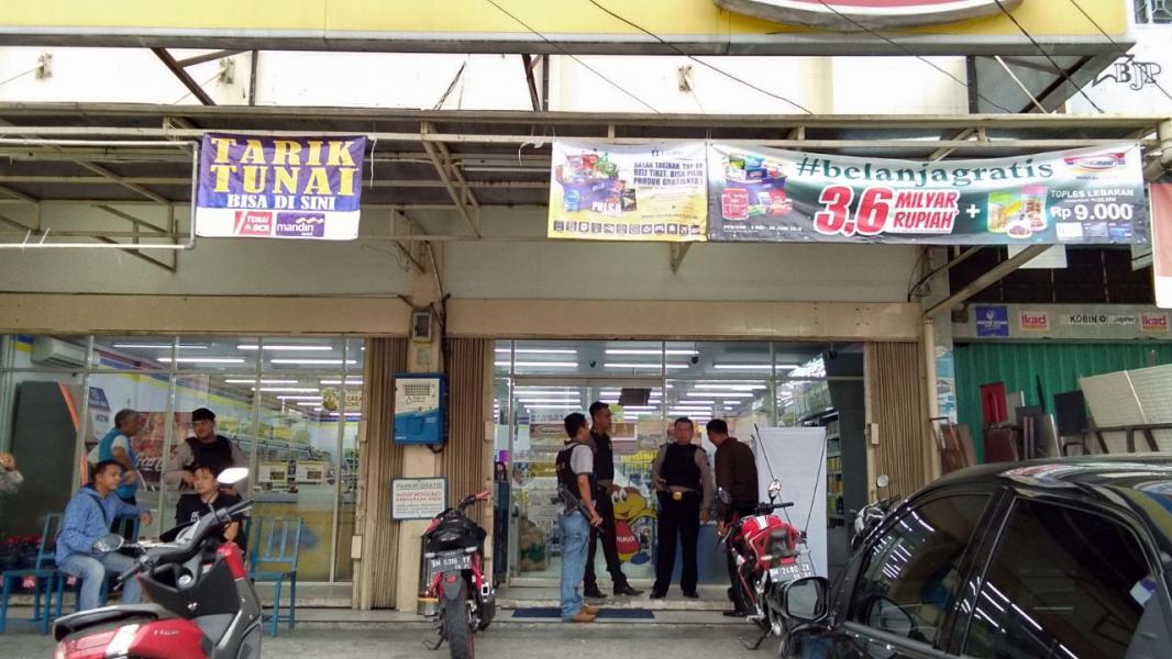 Karyawan Ditodong Senpi, Dua Rampok Sikat Indomaret