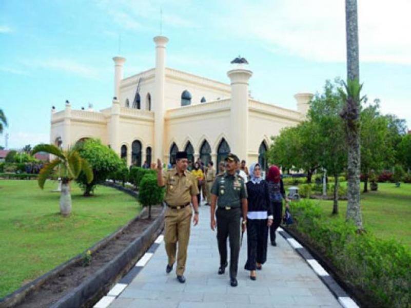 Kunker ke Siak, Jenderal Bintang Dua Ini Kagumi Istana Matahari Timur