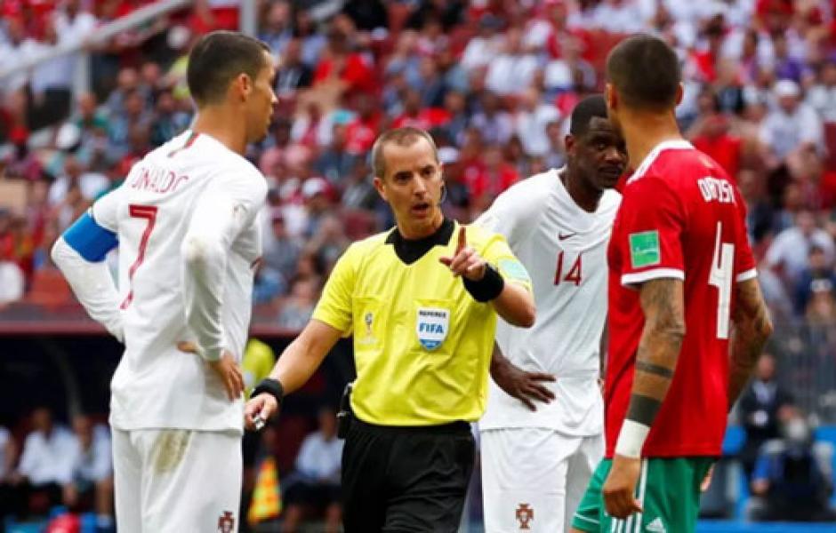 Minta Jersey Cristiano Ronaldo, Wasit Ini Dikritik Pemain Maroko