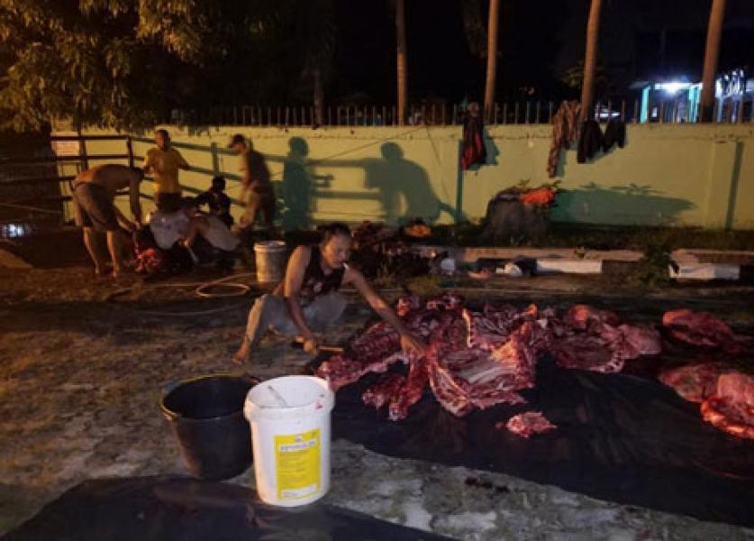 Sambut Idul Fitri 1439 H, Korem 031/Wira Bima Potong 15 Ekor Sapi