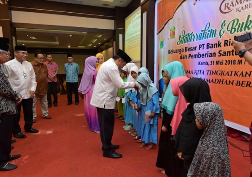 Santuni 512 Anak Yatim, Manajemen Bank Riau Kepri Gelar Buka Bersama Keluarga Besar di Wilayah Kepri