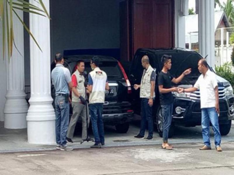Selain Geledah Mobil Mewah, KPK Juga Sita Uang Tunai Rp 1,9 Miliar dari Rumdis Bupati Bengkalis