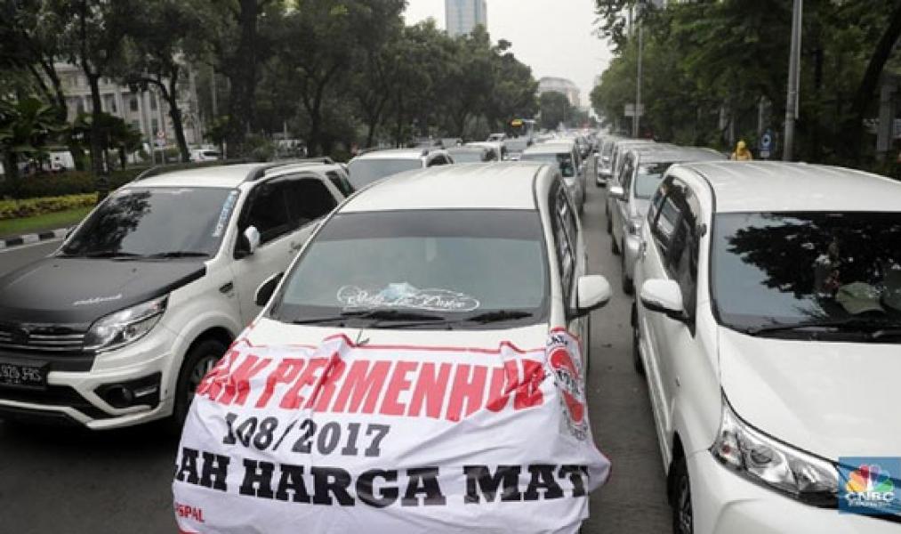 Aturan Berlaku, Grab & Gojek Setop Rekrut Driver Taksi Baru