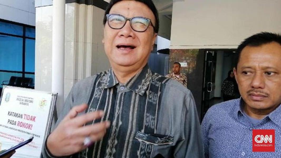 Dijenguk Tjahjo Kumolo, Risma Hanya Beri Respons Anggukan