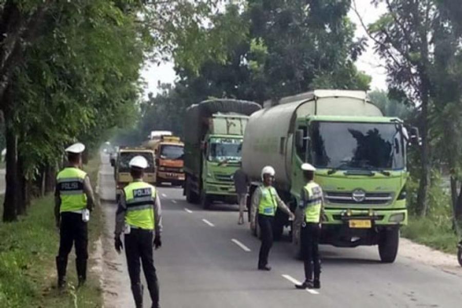 H-3 hingga 8 Juni, Truk Tonase Tinggi Dilarang Melintas di Jalur Barat Kampar-Sumbar