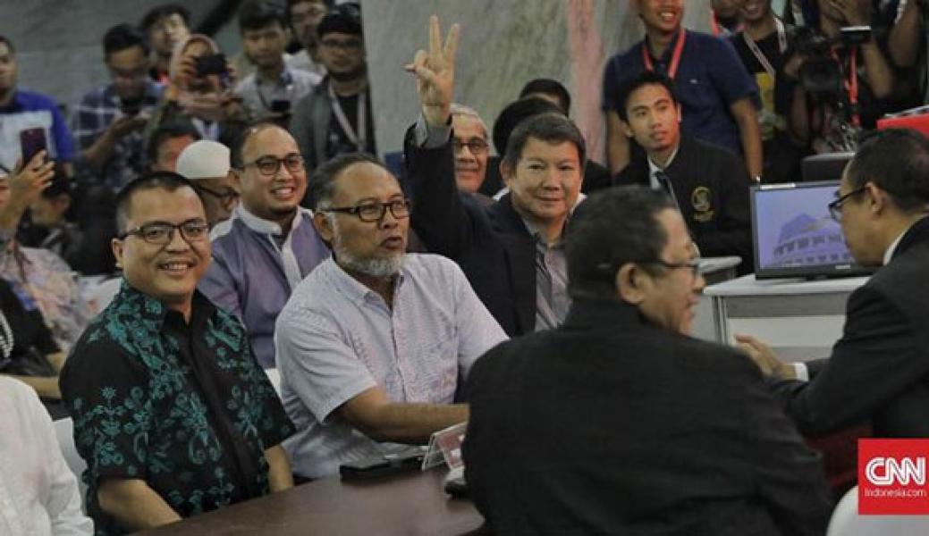 Imbauan Jokowi Pakai Baju Putih ke TPS Masuk Gugatan Prabowo