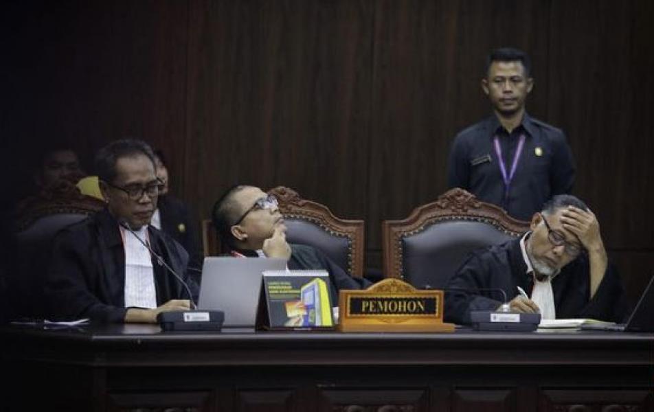 MK Tolak Klaim Kemenangan 52 Persen Prabowo-Sandi