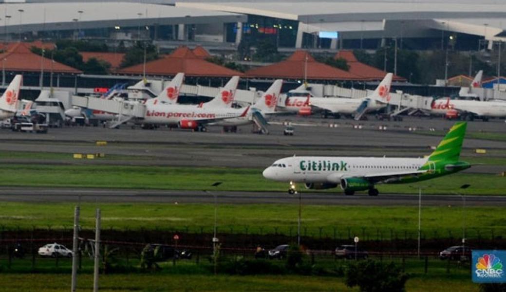 Penumpang Pesawat Anjlok, Menhub: Karena Tol Trans Jawa