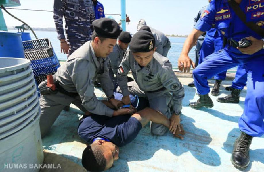 Peserta SEAMLEI TEW Bakamla Tangkap Penyelundup di Benoa
