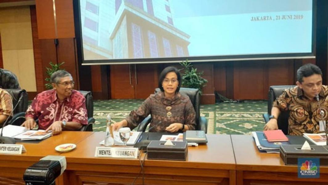 Tak Main-main, Sri Mulyani Beri Sanksi Tegas Auditor Garuda