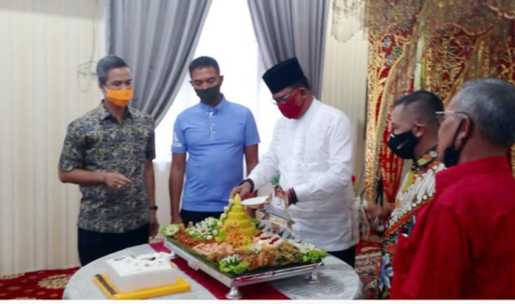 Banjir Ucapan Ultah ke-63, Bupati Suyatno Terima Kasih Atas Doanya