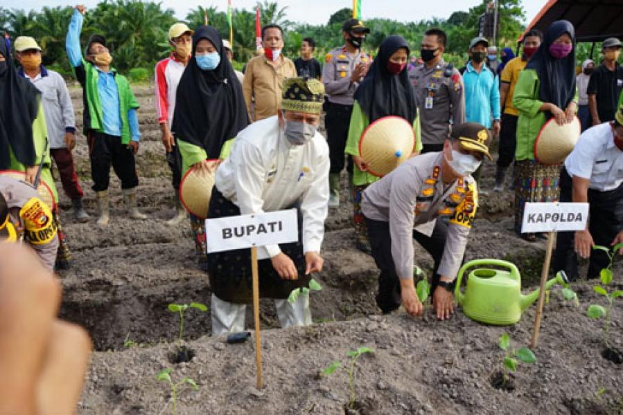 Bupati Alfedri Apresiasi Kapolda Riau Canangkan Gerakan Jaga Kampung di Kabupaten Siak