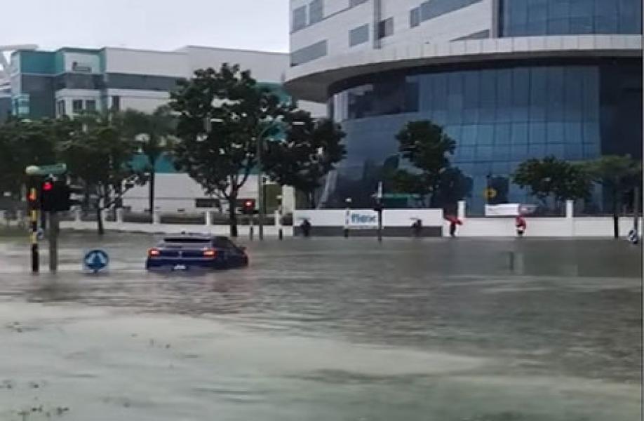 Diguyur Hujan Deras sejak Pagi Singapura Dilanda Banjir Bandang