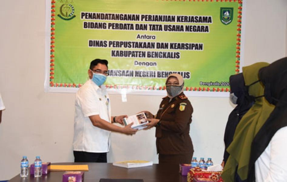 Dispersip dan Kejari Tandatangani Perjanjian Kerjasama Bidang Perdata dan Tata Usaha Negara