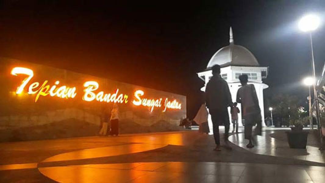 Istana Masih Tutup, Tepian Sungai Jantan dan Tangsi Belanda Jadi Wisata Alternatif