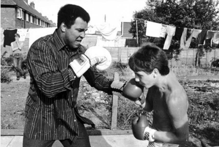 Kisah Muhammad Ali Dihajar Remaja 17 Tahun di Halaman Rumah