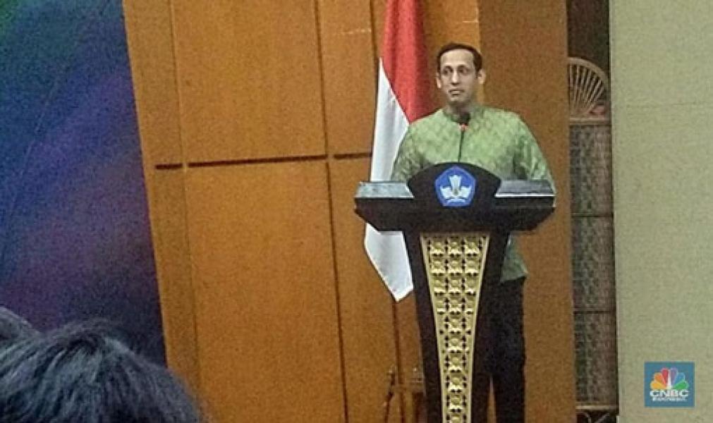 Menteri Nadiem Keluarkan Aturan Gaji Guru Honorer, Ini Isinya