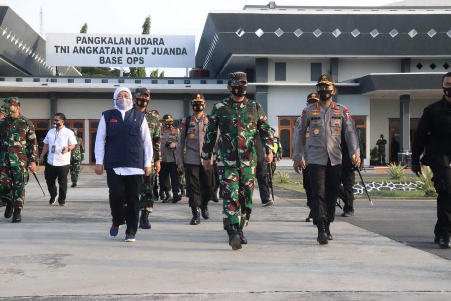 Panglima TNI dan Kapolri Pimpin Rapat Terkait Penanganan Virus Covid-19 di Jawa Timur
