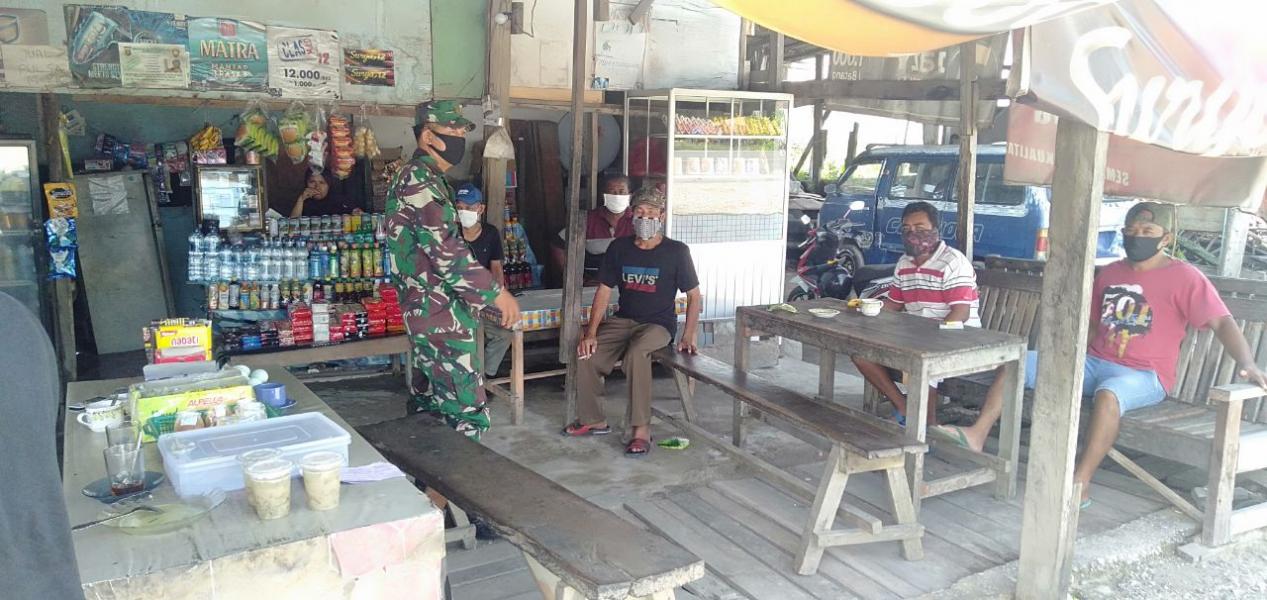 Pendisiplinan Masyarakat, Babinsa Koramil 09/Langgam Himbau Warga Ikuti Anjuran Pemerintah