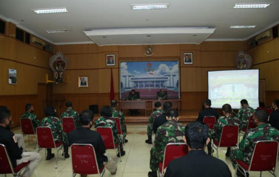 Personel Puspen TNI Terima Penyuluhan Hukum