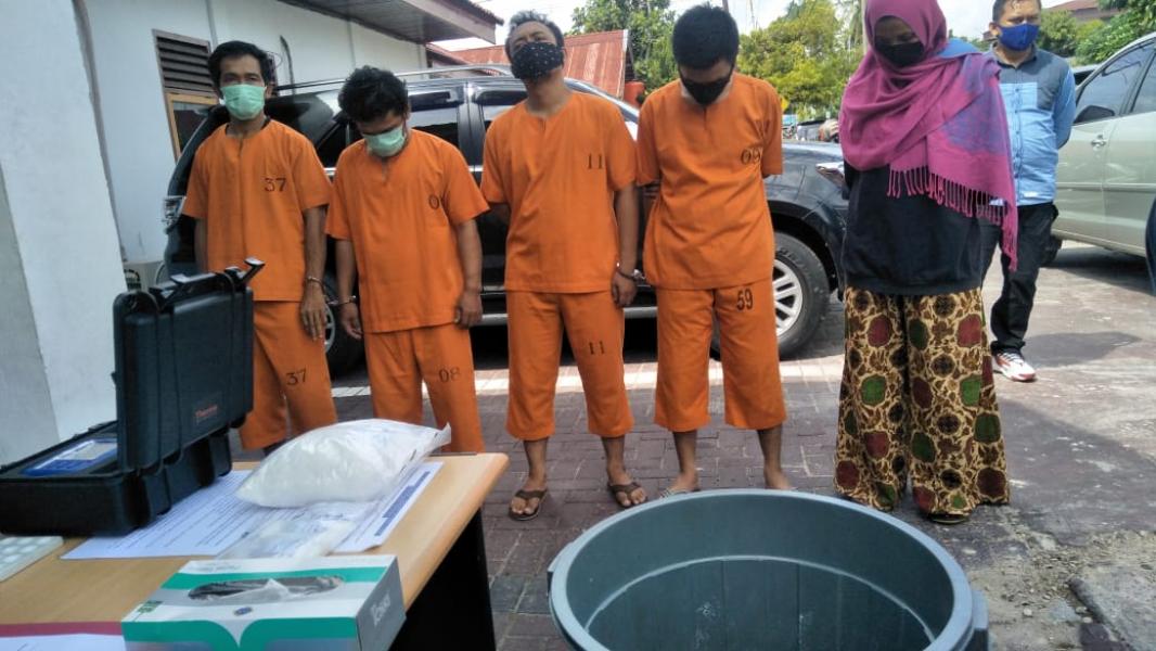Polda Riau Musnahkan Sabu Seberat 2 Kg Lebih Milik Lima Tersangka