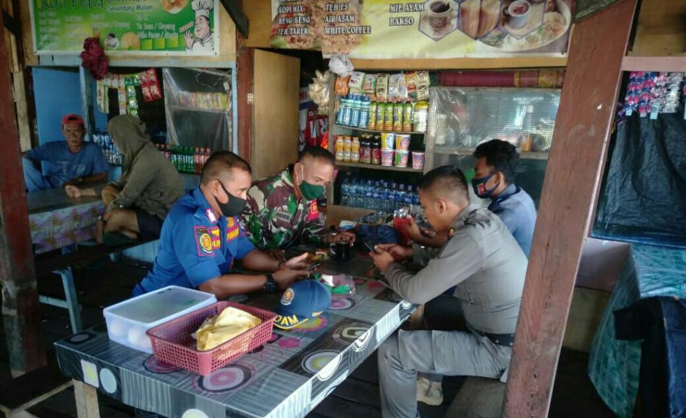 Rekatkan Keharmonisan Dengan Masyarakat Babinsa Lakukan Komsos