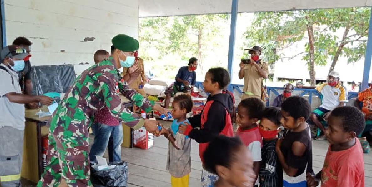 Satgas 754 Kostrad Bantu Penyaluran BLT ke Masyarakat Kiliarma