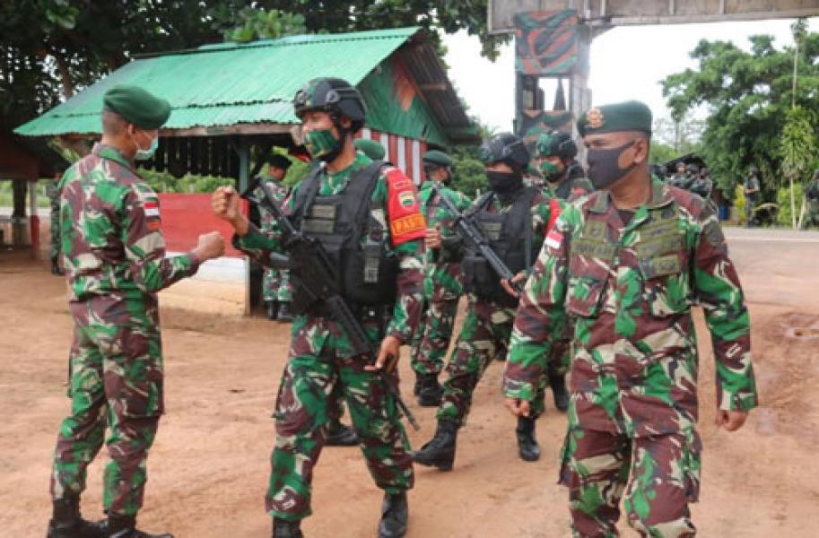 Satgas Yonif 411 Kostrad Sambut Satgas Yonif 125 Untuk Serah Terima Jaga Tapal Batas