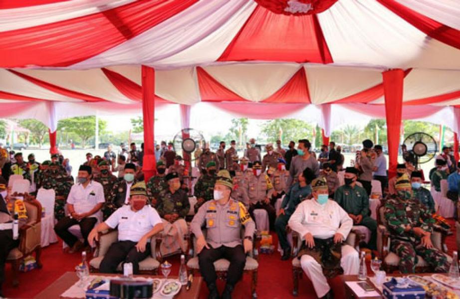 Sekdaprov Riau Hadiri Bakti Sosial Serentak dan Pencanangan Jaga Kampung di Siak