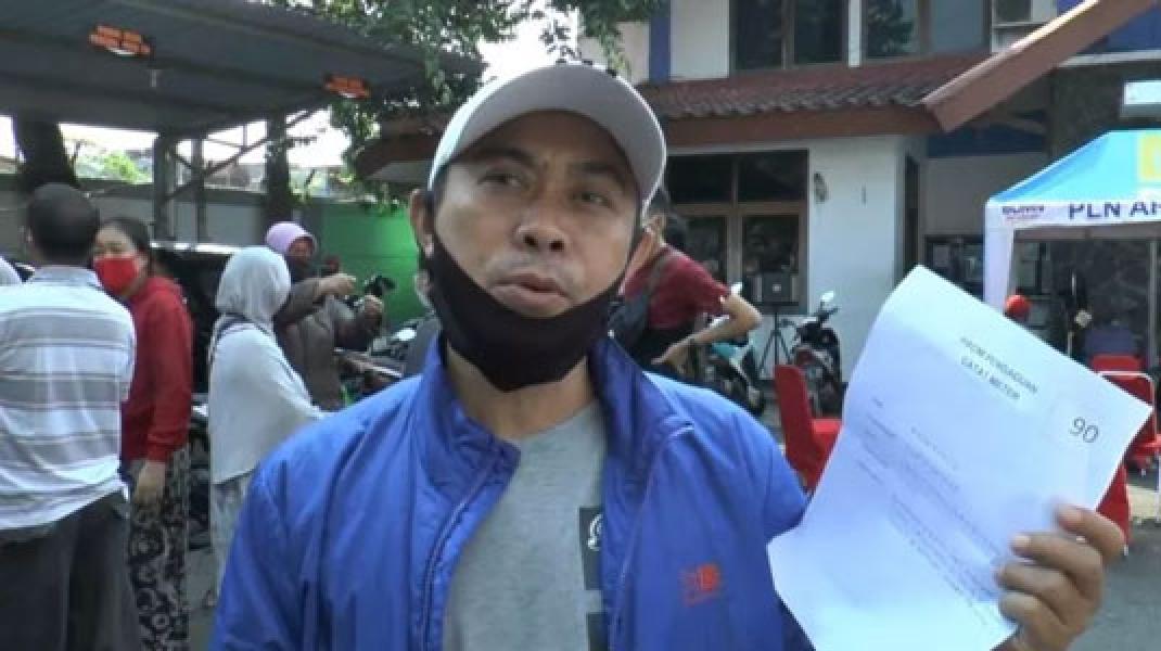 Tagihan Listrik Melonjak 10 Kali Lipat, Ratusan Warga Depok Geruduk PLN