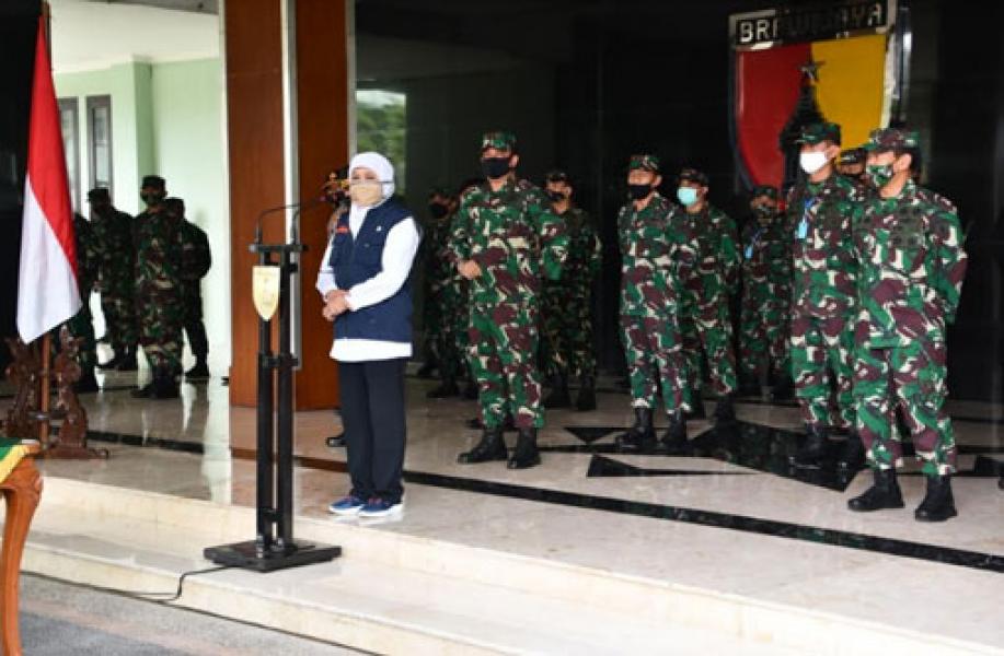 Tangani Covid-19 Jatim, Mabes TNI Serahkan Dukungan Tenaga Medis dan Alkes