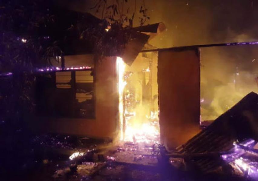 Diduga Ulah Anak, Api Hanguskan 3 Unit Rumah di Desa Rambah Tengah Hilir Rohul