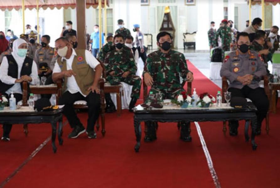 Panglima TNI Bersama Kapolri Rangkul Tokoh Agama Dan Tokoh Masyarakat Untuk Tekan Covid-19 di Bangkalan 