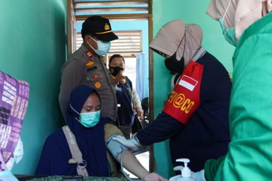 Polda Riau Bantu Pelaksanaan Vaksinasi COVID-19 di Kabupaten Siak