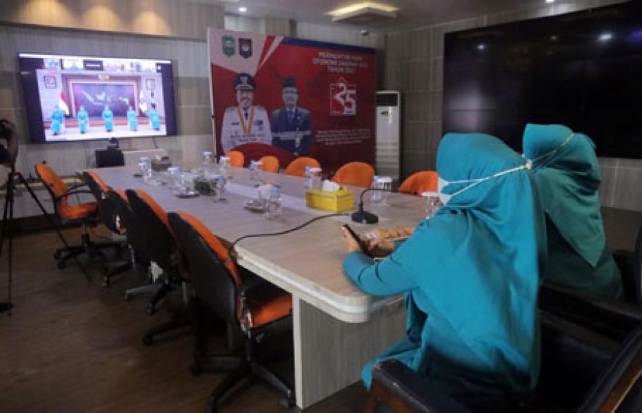 Rasidah Ikuti Pelantikan Pengurus TP PKK Pusat secara Virtual.