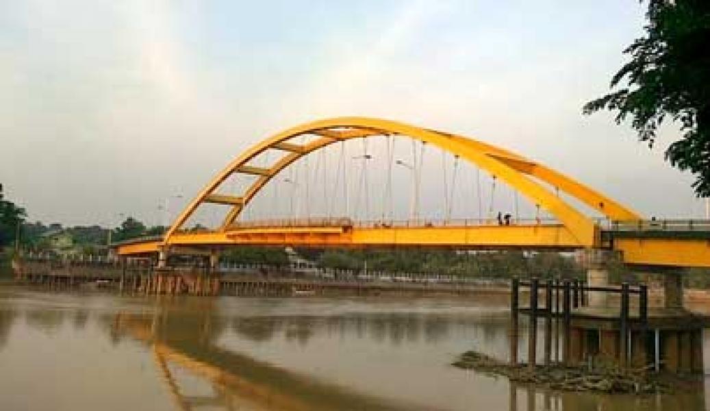 Masyarakat Kampung Besar Minta Lampu Jembatan Trio Amanah Dinyalakan