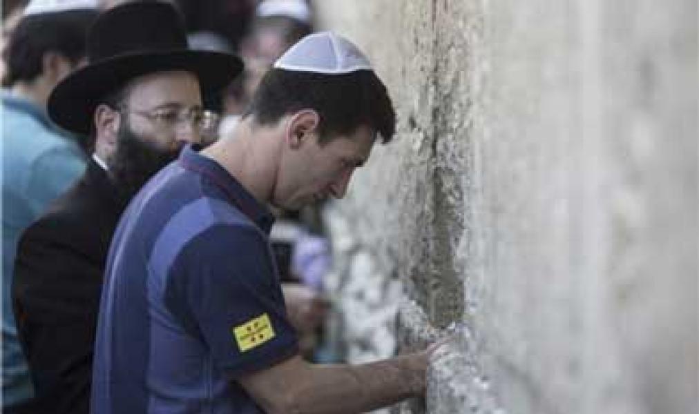 Messi Sumbangkan Dana Besar ke Israel? Ini Jawabannya